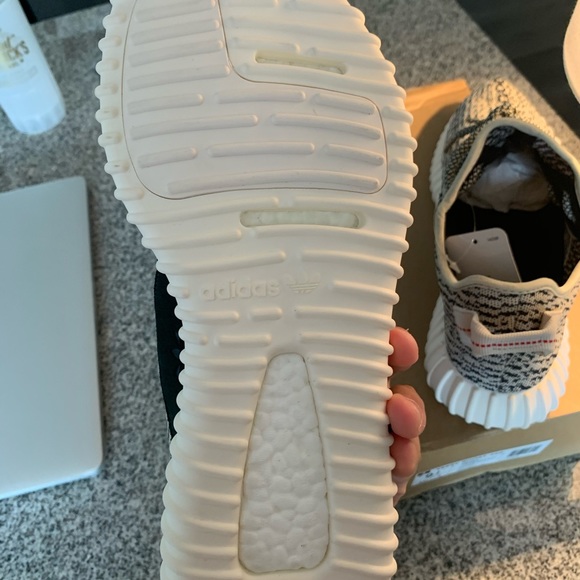 Yeezy boost 350 turtle doves size 9.5 - Picture 5 of 5